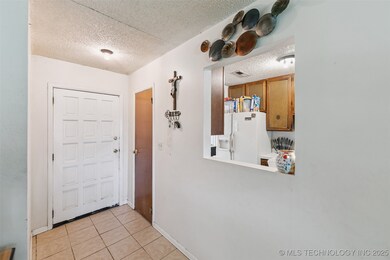 8909 E 47th St, Tulsa, OK 74145 - photo 3