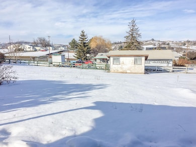 2100 Selah Loop Rd, Selah, WA 98942 - photo 2