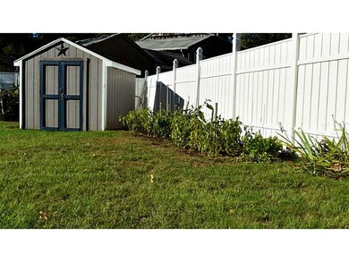 Yard/Garden. fenced in yard