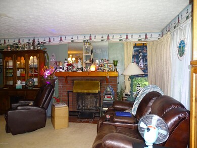 8211 Cedar Creek Rd, Louisville, KY 40291 - photo 5