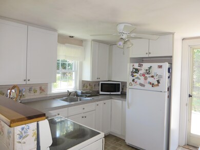 9 Smith St, West Harwich, MA 02671 - photo 4