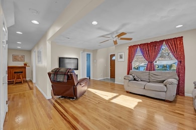 1572 Bridge St, Dracut, MA 01826 - photo 5