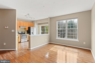 7308 Rocky Creek Dr, Columbia, MD 21046 - photo 7