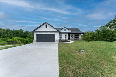 709 Buffalo Gap Dr, Siloam Springs, AR 72761 - photo 2