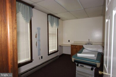 301 E Main St, New Holland, PA 17557 - photo 7