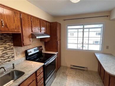 334 Chatham Cir, Warwick, RI 02886 - photo 4