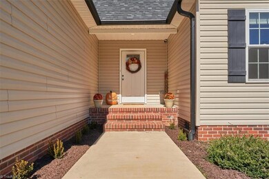 1753 Ashbrook View Ln, Asheboro, NC 27205 - photo 3