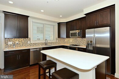 816 Snowden Hallowell Way, Alexandria, VA 22314 - photo 3