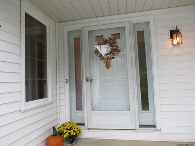 2 Robert Ln, Rensselaer, NY 12144 - photo 2