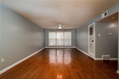 220 S Mclean Blvd unit 8, Memphis, TN 38104 - photo 2