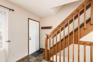 005__E 5144 Singleton Dr-037