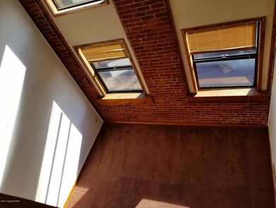 633 Mckinley St unit 205, Hazleton, PA 18201 - photo 3