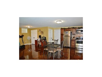 Great open space with room for office, exercise or