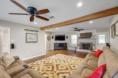 917 Bedford Ct W, Hurst, TX 76053 - photo 5