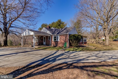 819 Crum Creek Rd, Springfield, PA 19064 - photo 4