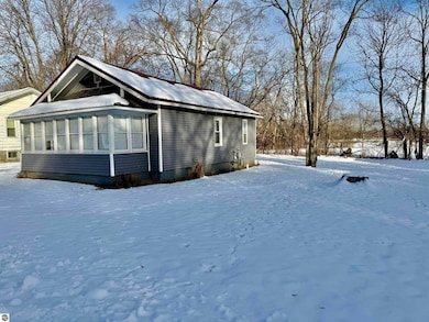 1028 Euclid Ave, Alma, MI 48801 - photo 2