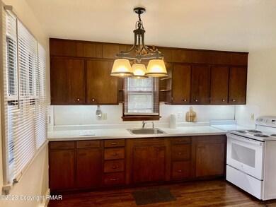 909 Upper Middle Creek Rd, Kunkletown, PA 18058 - photo 2