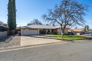 2863 Squire Ave, Redding, CA 96002 - photo 2