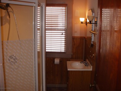 908 Smith Ave, Lansing, MI 48910 - photo 7