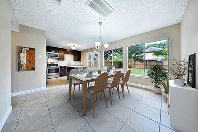 8427 Greenleaf Lake Dr, Houston, TX 77095 - photo 7