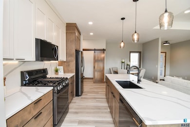 8421 E Spearfish Ct, Sioux Falls, SD 57110 - photo 7