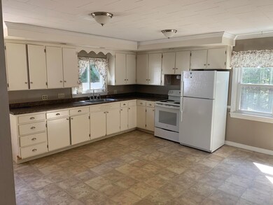 7 New York St, Millinocket, ME 04462 - photo 3