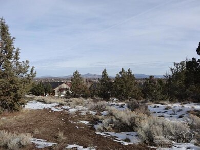 3570 SW Salmon Ave, Redmond, OR 97756 - photo 2