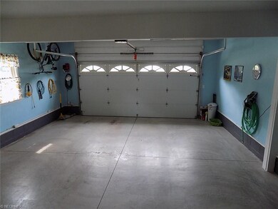 Super nice garage, very clean!