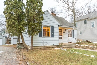 904 Edgewood Place, Ann Arbor, MI 48103 - photo 2