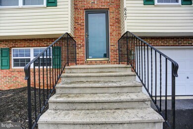 847 Bristol Dr, Greencastle, PA 17225 - photo 4