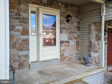 495 Berkshire Dr, Souderton, PA 18964 - photo 2