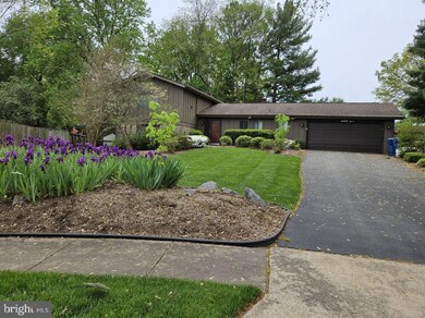 12605 Denmark Dr, Herndon, VA 20171 - photo 5