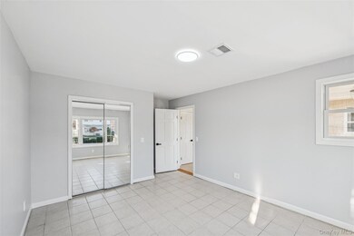 244 Water Ln S, Wantagh, NY 11793 - photo 6