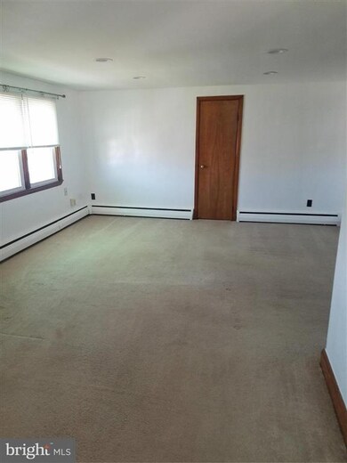 2918 Vermont Ave unit B UPPER, Halethorpe, MD 21227 - photo 2