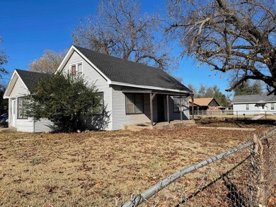 422 Lydell Carr Dr unit 422 1/2, Enid, OK 73703 - photo 3