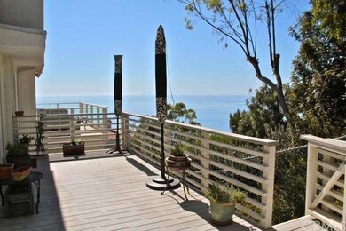 Entry deck has a northern view of the ocean.