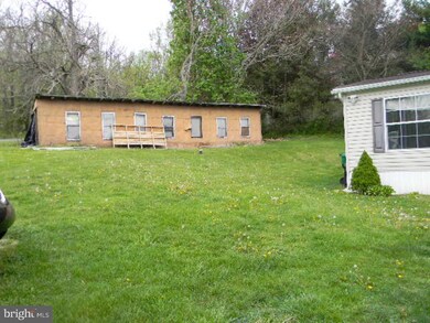 32 Machamer Rd, Douglassville, PA 19518 - photo 3