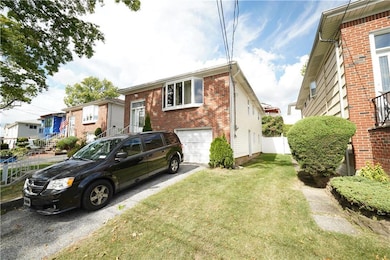 301 Lightner Ave, Staten Island, NY 10314 - photo 3