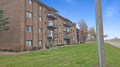 14621 Greenwood Rd unit A406, Dolton, IL 60419 - photo 3