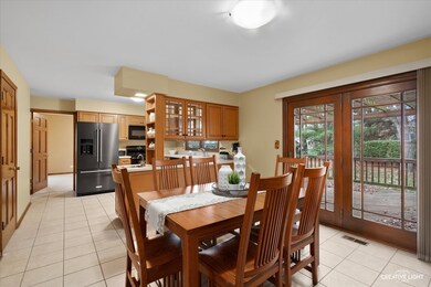 1713 Harris Ln, Naperville, IL 60565 - photo 2