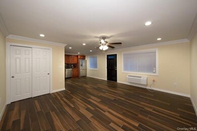 45 Country Club Dr unit 3N, Coram, NY 11727 - photo 5