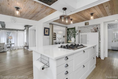 7146 Arrowood Dr, West Bloomfield, MI 48324 - photo 5