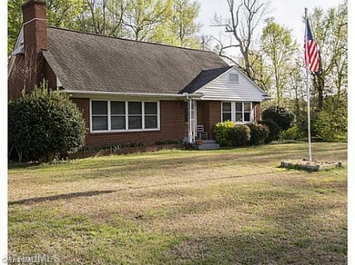 1008 Mocksville Hwy, Statesville, NC 28625 - photo 2