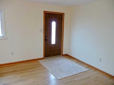 Entry/Foyer.