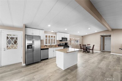 24472 Cornstalk Rd, Wildomar, CA 92595 - photo 3