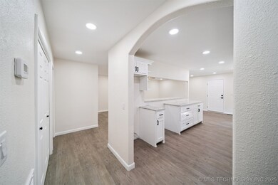 13192 S Hickory St, Claremore, OK 74017 - photo 3