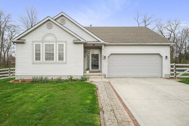 4848 Gilhem Ct, Columbus, OH 43228 - photo 2