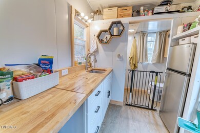 1020-Rhodes-D_Neas-Interior-6428