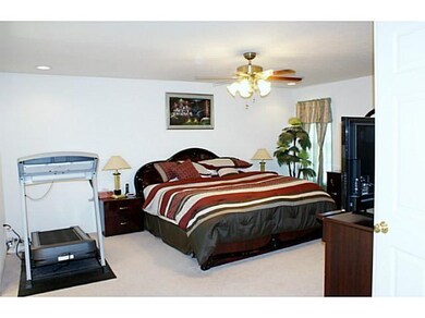 Master Bedroom Huge master suite - with room enoug