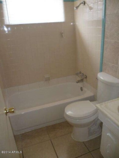 3044 W LAWRENCE 046